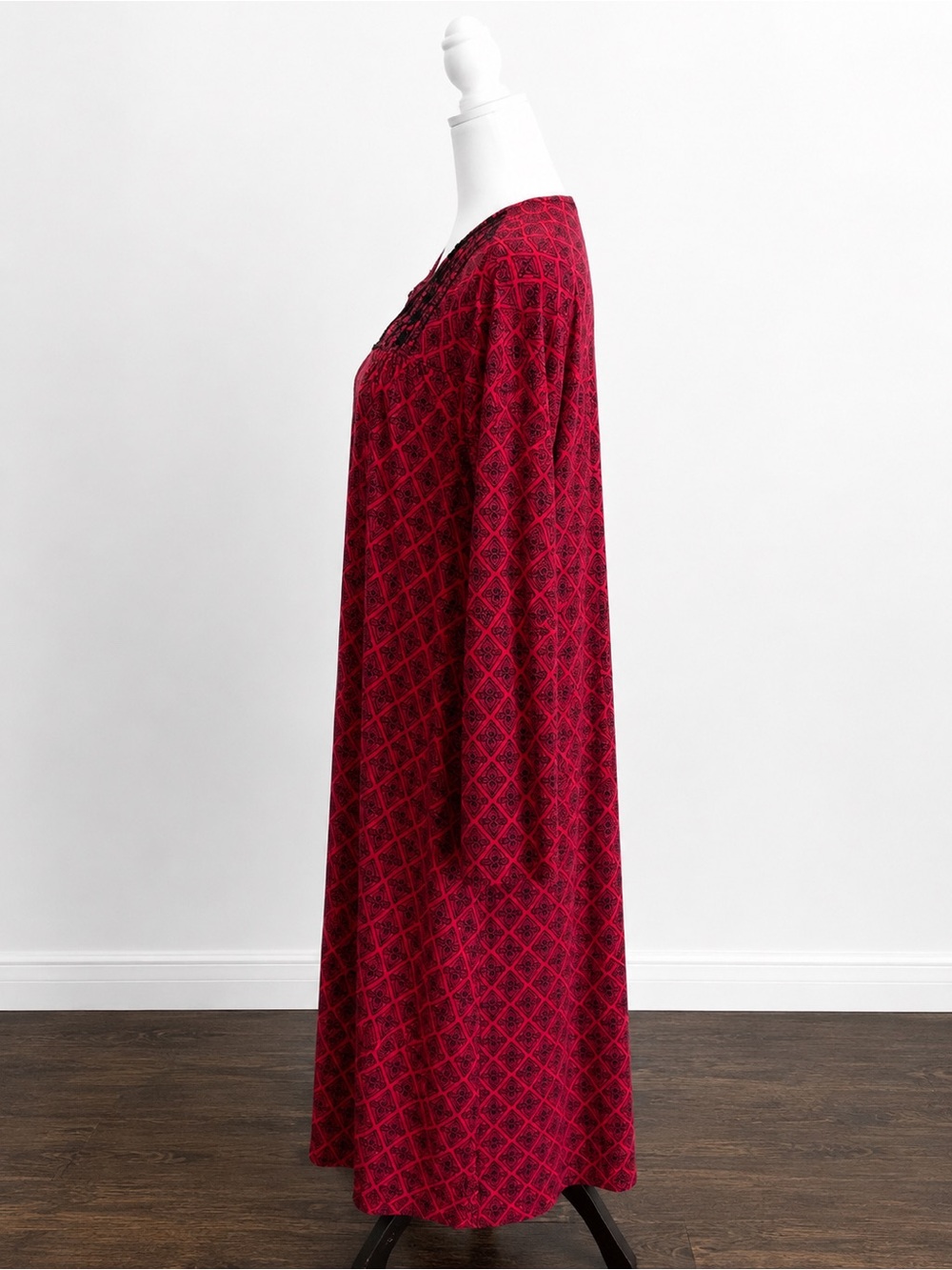 Secret Treasures Fleece Sleep Shirt Gown XL 16-18 Red Black Cozy Loungewear - Picture 4 of 8